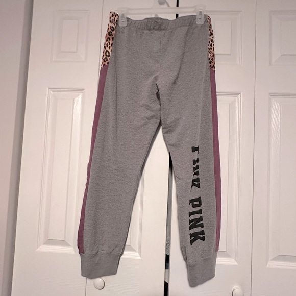 Victoria’s Secret PINK joggers sweatpants gray with leopard design - Picture 2 of 6
